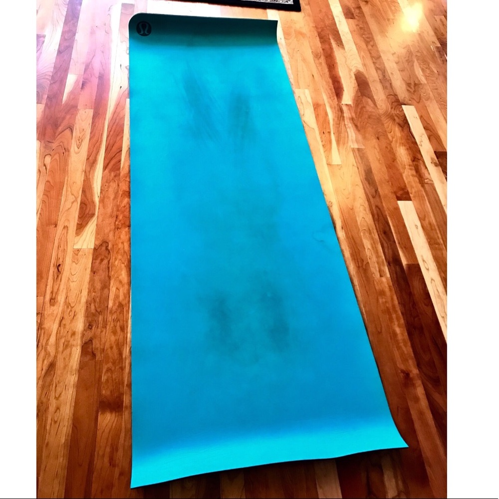 Lululemon yoga mat